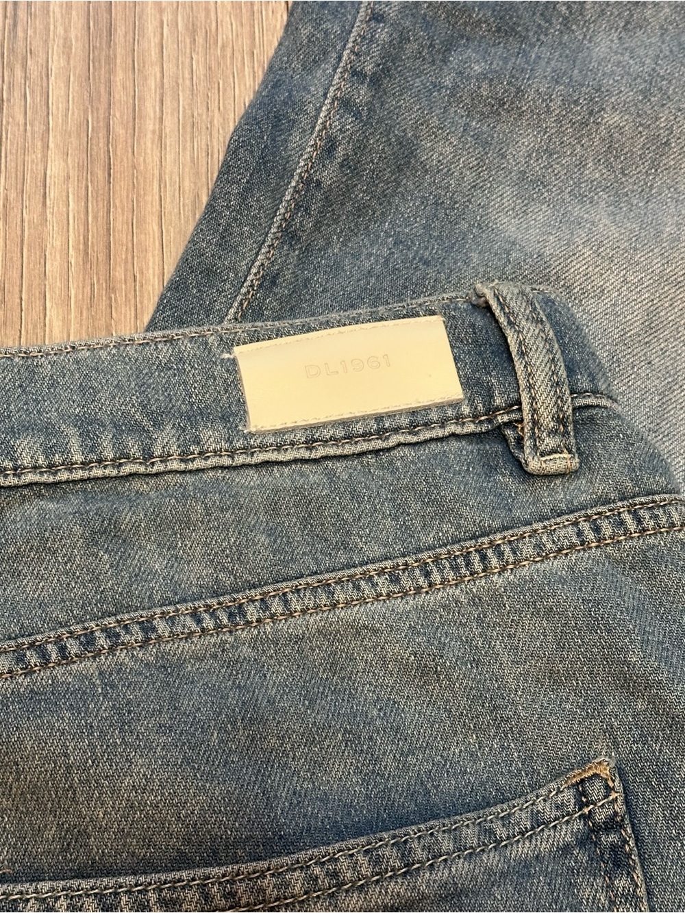 DL1961 Hepburn Wide Leg High Rise Jeans - Picture 11 of 12